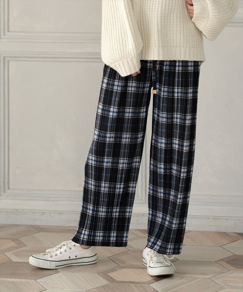DONOBAN(ドノバン)の「プリーツチェックパンツ(その他パンツ・レディース・ブラック/ブラウン/ブルー・F)」の3枚目の写真