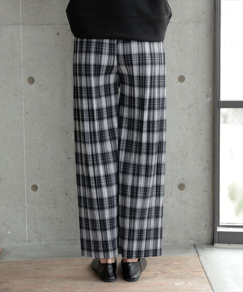 DONOBAN(ドノバン)の「プリーツチェックパンツ(その他パンツ・レディース・ブラック/ブラウン/ブルー・F)」の14枚目の写真