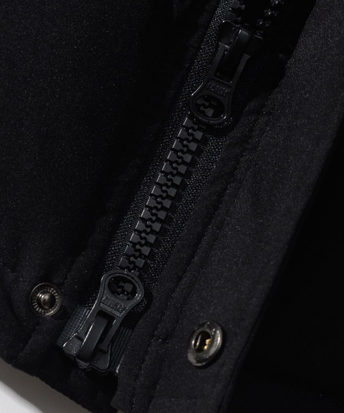 FCMM(エフシーエムエム)の「CLUB PIPNG SHORT PADDING JUMPER /クラブパイピングショートパディングジャンパー(ダウンジャケット/コート・メンズ・ライトグレー/ブラック/グレー/ミント・MEDIUM/LARGE)」の6枚目の写真