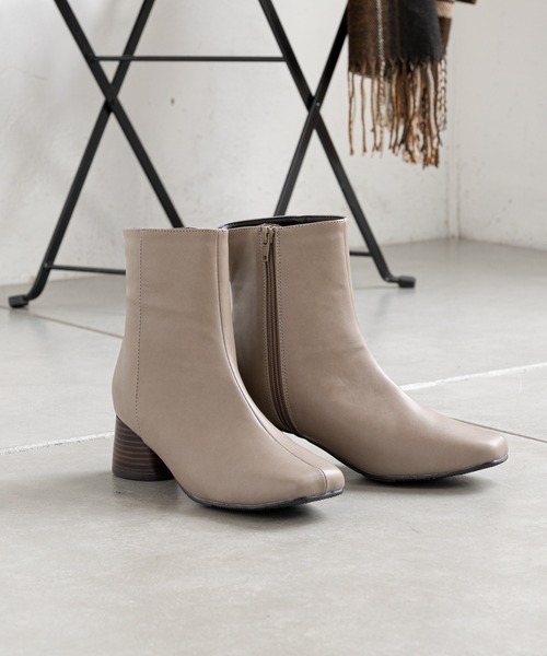 prose verse（プロズヴェール）の「ウッドヒールスクエアトゥショートブーツ（ブーツ・レディース・グレイッシュベージュ/アイボリー/ブラック・MEDIUM/LL/LARGE/SMALL）」の3枚目の写真