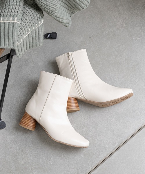 prose verse（プロズヴェール）の「ウッドヒールスクエアトゥショートブーツ（ブーツ・レディース・グレイッシュベージュ/アイボリー/ブラック・MEDIUM/LL/LARGE/SMALL）」の2枚目の写真