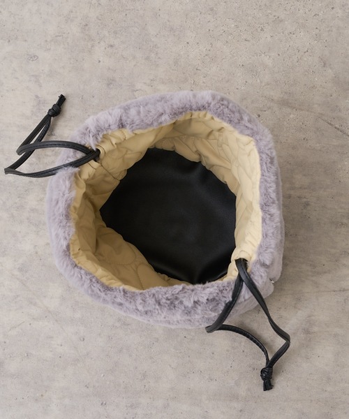 PUAL CE CIN（ピュアルセシン）の「ダブルフェイスポーチＢＡＧ（ショルダーバッグ・レディース・カーキ/アイボリー・FREE）」の6枚目の写真