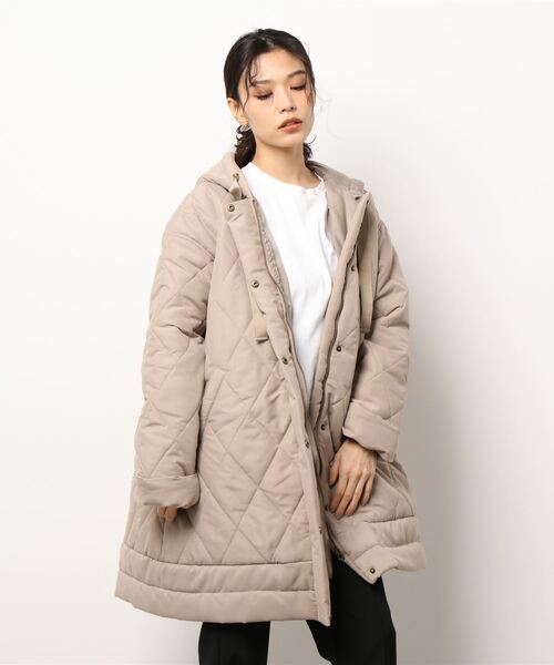 STYLEBLOCK（スタイルブロック）の「マットタフタAラインキルティングコート（ブルゾン・レディース・カーキ/ブラック/ベージュ/アイボリー・M）」の4枚目の写真