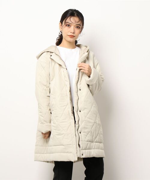 STYLEBLOCK（スタイルブロック）の「マットタフタAラインキルティングコート（ブルゾン・レディース・カーキ/ブラック/ベージュ/アイボリー・M）」の2枚目の写真