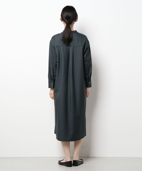 HELIOPOLE(エリオポール)の「NATURAL TWILL SHIRT OP(ワンピース・レディース・チャコールグレー/ダークブラウン/グリーン・38)」の5枚目の写真