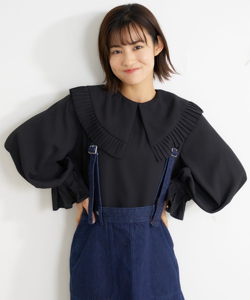 MILKFED.（ミルクフェド）の「PLEATED BIG COLLAR BLOUSE（シャツ/ブラウス・レディース・ホワイト/ブラック・ONE SIZE）」の2枚目の写真