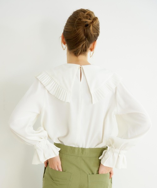 MILKFED.（ミルクフェド）の「PLEATED BIG COLLAR BLOUSE（シャツ/ブラウス・レディース・ホワイト/ブラック・ONE SIZE）」の5枚目の写真