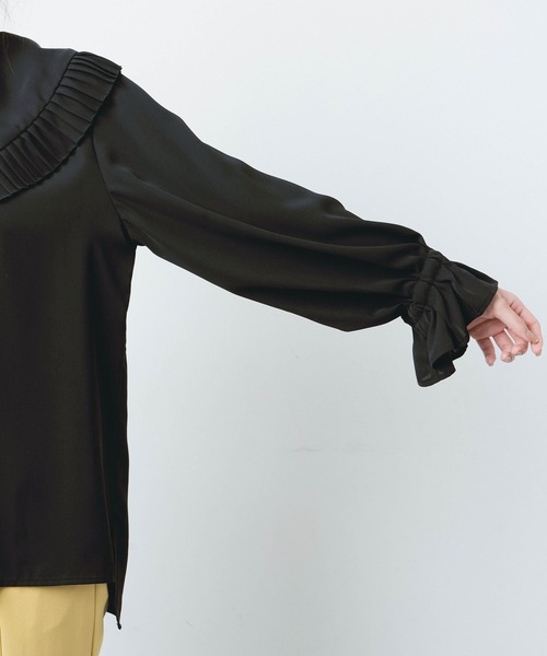 MILKFED.（ミルクフェド）の「PLEATED BIG COLLAR BLOUSE（シャツ/ブラウス・レディース・ホワイト/ブラック・ONE SIZE）」の17枚目の写真