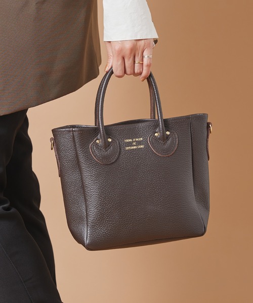 YOUNG&OLSEN The DRYGOODS STORE（ヤングアンドオルセン）の「【YOUNG&OLSEN】EMBOSSED LEATHER TOTE S（トートバッグ・レディース・ライトグレー/ブラック/ベージュ/ブラウン/グリーン/グレイッシュベージュ/ブラウン系その他3/グレー系その他2・FREE）」の12枚目の写真