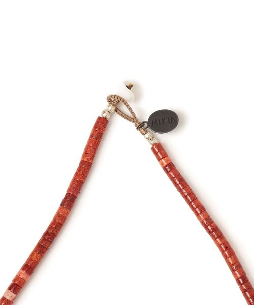 mikia（ミキア）の「mikia:コーラルミックスネックレス（ネックレス・レディース・レッド系その他・ONE SIZE）」の2枚目の写真
