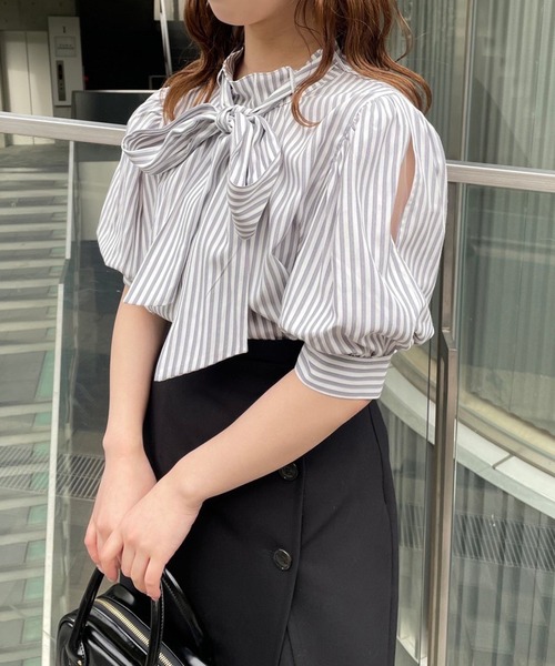 one after another NICE CLAUP（ワンアフターアナザーナイスクラップ）の「パフスリーブ2WAYボウタイブラウス（シャツ/ブラウス・レディース・ブラック/オフホワイト/ストライプ・FREE）」の14枚目の写真