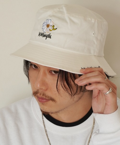 （What it isNt）ART BY MARKGONZALES（ワットイットイズント）の「刺繍 バケット ハット / HAT 【（What it isNt）ART BY MARKGONZALES / (ワットイットイズント) アートバイ マークゴンザレス 】（ハット・メンズ・ブラック/ホワイト/ベージュ系その他/ブラック系その他/ブルー系その他/ベージュ/ホワイト系その他/ネイビー/ホワイト系その他3/ホワイト系その他2/ブラック系その他3/ベージュ系その他3/ブラック系その他2/グリーン/ブラウン・FREE）」の5枚目の写真