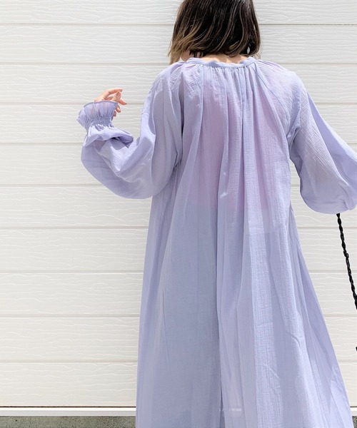 Q(キュー)の「エアリーコットンロングワンピース(ワンピース・レディース・ブラウン/ラベンダー・MEDIUM)」の8枚目の写真