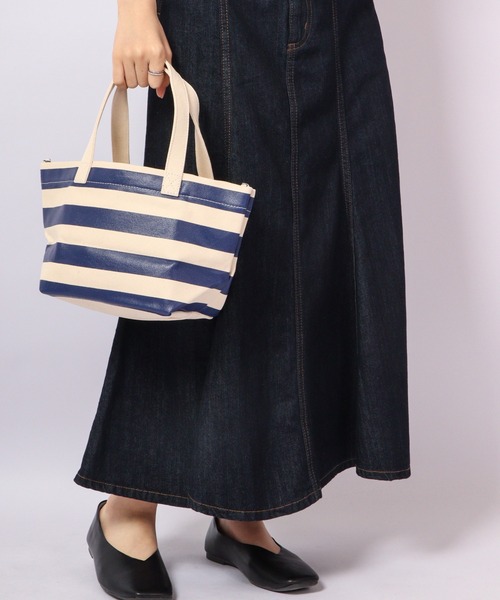 SALON DE CALONDY(サロンドカロンディ)の「SALON DE CALONDY キャンバス ボーダープリント ランチトートバッグ(トートバッグ・レディース・ネイビー/グレー・FREE)」の8枚目の写真