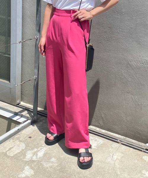 COLONY 2139（コロニートゥーワンスリーナイン）の「サイズ展開あり/ストレッチイージーケアーパンツ(1タックワイド)/ワイドパンツ（スラックス・レディース・ブラック/ベージュ/カーキ/ピンク・SMALL/MEDIUM/LARGE）」の4枚目の写真