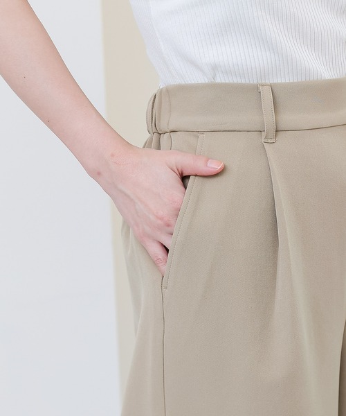 COLONY 2139（コロニートゥーワンスリーナイン）の「サイズ展開あり/ストレッチイージーケアーパンツ(1タックワイド)/ワイドパンツ（スラックス・レディース・ブラック/ベージュ/カーキ/ピンク・SMALL/MEDIUM/LARGE）」の21枚目の写真