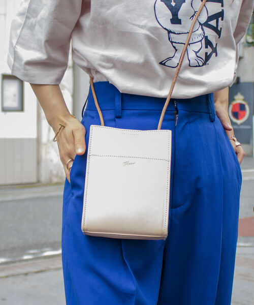 GLOSTER（グロスター）の「【GLOSTER/グロスター】レザーマルチポシェット ミニバッグ スクエアショルダー（ショルダーバッグ・メンズ・ブラック/ベージュ・FREE）」の7枚目の写真