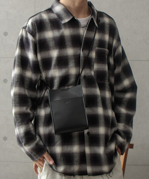 GLOSTER（グロスター）の「【GLOSTER/グロスター】レザーマルチポシェット ミニバッグ スクエアショルダー（ショルダーバッグ・メンズ・ブラック/ベージュ・FREE）」の11枚目の写真