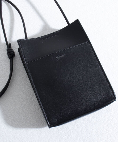 GLOSTER（グロスター）の「【GLOSTER/グロスター】レザーマルチポシェット ミニバッグ スクエアショルダー（ショルダーバッグ・メンズ・ブラック/ベージュ・FREE）」の6枚目の写真