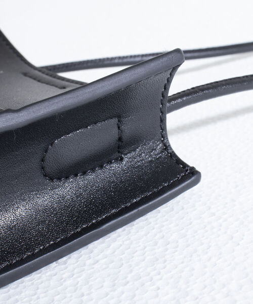 GLOSTER（グロスター）の「【GLOSTER/グロスター】レザーマルチポシェット ミニバッグ スクエアショルダー（ショルダーバッグ・メンズ・ブラック/ベージュ・FREE）」の18枚目の写真