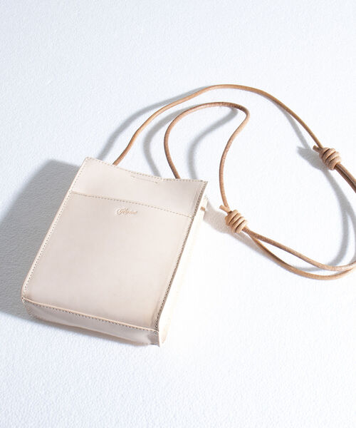 GLOSTER（グロスター）の「【GLOSTER/グロスター】レザーマルチポシェット ミニバッグ スクエアショルダー（ショルダーバッグ・メンズ・ブラック/ベージュ・FREE）」の20枚目の写真