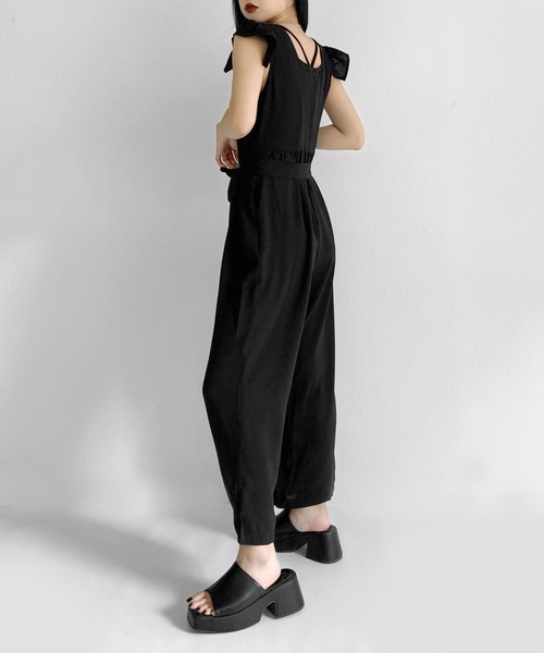 LVEU.(ラブユ.)の「【ZOZOTOWN限定】Frill design combination/フリルデザインコンビネゾン(サロペット/オーバーオール・レディース・ブラック/サックスブルー・FREE)」の11枚目の写真