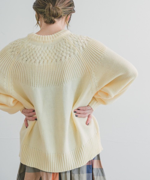 ITEMS URBANRESEARCH(アイテムズ アーバンリサーチ)の「クルーネックケーブルニット(ニット/セーター・レディース・ネイビー/レッド/グリーン/アイボリー・FREE)」の10枚目の写真