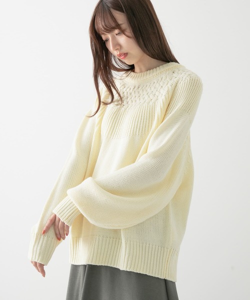 ITEMS URBANRESEARCH(アイテムズ アーバンリサーチ)の「クルーネックケーブルニット(ニット/セーター・レディース・ネイビー/レッド/グリーン/アイボリー・FREE)」の15枚目の写真