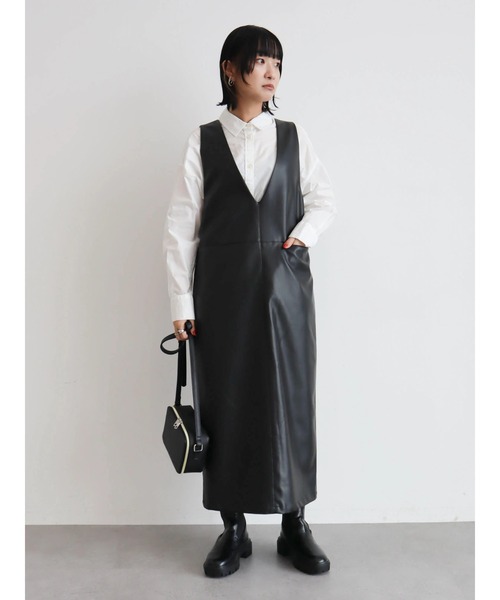 KBF(ケイビーエフ)の「KBF フェイクレザージャンスカ(ジャンパースカート・レディース・ベージュ/その他6/ブラック・FREE)」の5枚目の写真