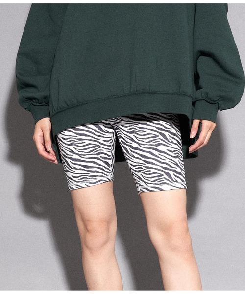 ANAP（アナップ）の「柄バイカーレギンス（レギンス/スパッツ・レディース・その他/ホワイト×ブラック・FREE）」の2枚目の写真