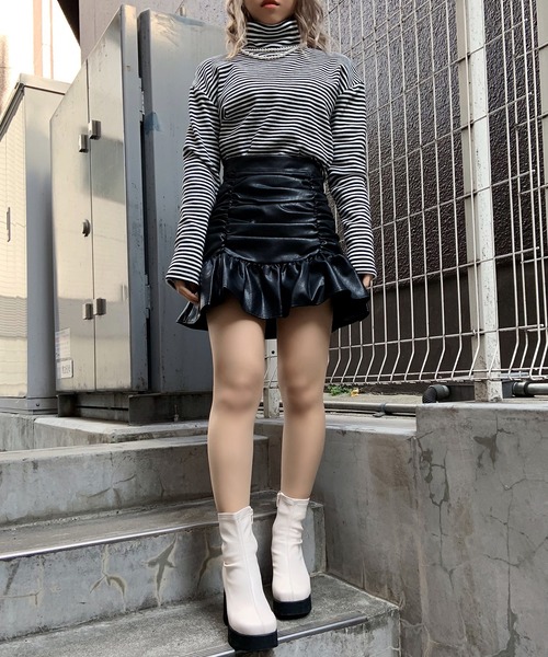 Figments(フィグメンツ)の「ボーダーハイネックロンT(Tシャツ/カットソー・レディース・ホワイト・FREE)」の4枚目の写真