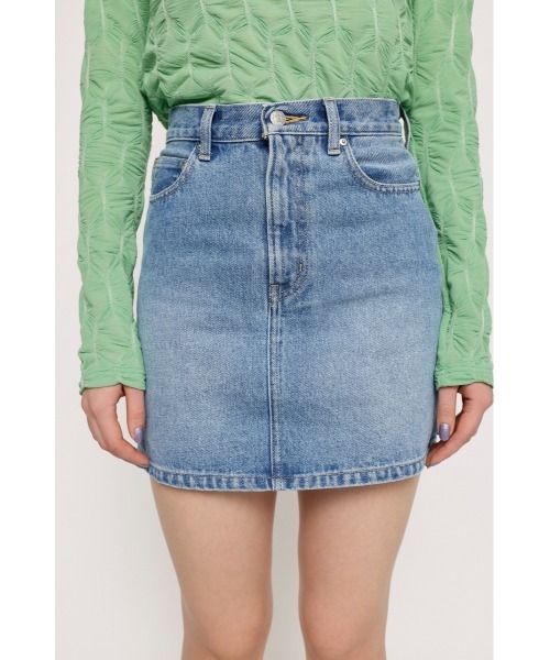 SLY（スライ）の「RYAN JW S/SK-C ライアン ジャストウエスト スカート デニムスカート 台形 セットアップ可能 ミニスカート（デニムスカート・レディース・ライトブルー・2/1/0）」の8枚目の写真