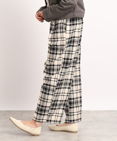 DRESKIP（ドレスキップ）の「◆サラりとした通気性！ワイドパンツ（その他パンツ・レディース・ブラック/ホワイト系4/黄緑系・02/03/04）」の21枚目の写真