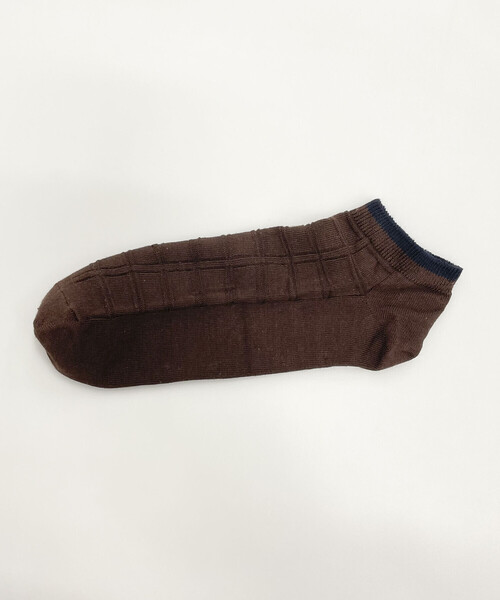 COMME CA ISM（コムサイズム）の「【オンラインストア限定】板チョコ風 アンクルソックス（ソックス/靴下・メンズ・ブラック/ダークブラウン・FREE）」の10枚目の写真