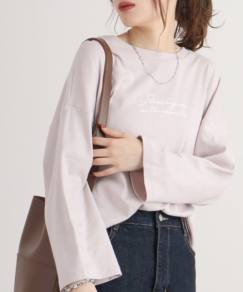 atONE（アットワン）の「atONE ワイドスリーブロゴプリントロンT　長袖（Tシャツ/カットソー・レディース・ホワイト/ブラック/ホワイト系その他/ブラック系その他/ホワイト系その他2/ブラック系その他2/ピンク系その他/ピンクベージュ/ピンク系その他2・F）」の9枚目の写真