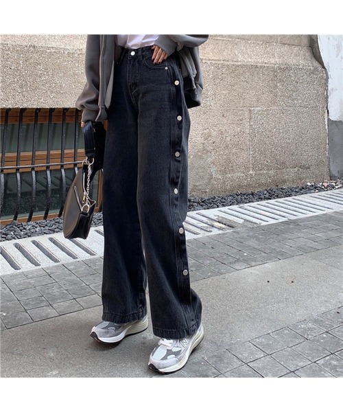 SpRay(スプレイ)の「フェイクサイドボタンデニムパンツ(デニムパンツ・レディース・ブラック/ブルー・LARGE/MEDIUM)」の2枚目の写真