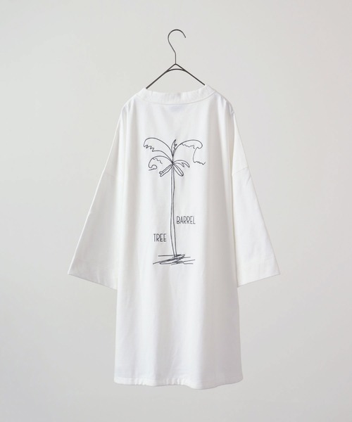 Sunny Smith(サニースミス)の「Sunnysmith 11.6ウルトラヘビーオンス Heavy Smith パームツリー刺繍Tシャツ 半袖(Tシャツ/カットソー・メンズ・チャコール/オフホワイト/レッド・F)」の2枚目の写真