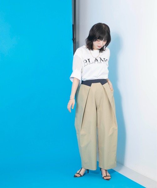 Eimee Law(エイミーロウ)の「デザインタックパンツ(その他パンツ・レディース・ベージュ/ライトグレー/ネイビー・38)」の7枚目の写真