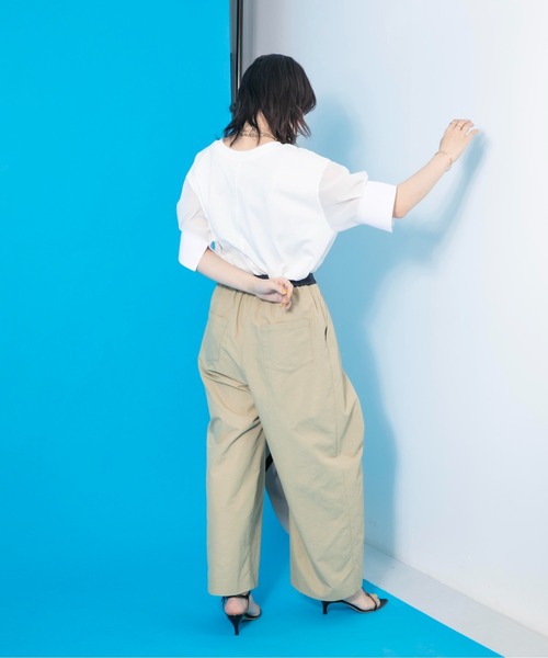 Eimee Law(エイミーロウ)の「デザインタックパンツ(その他パンツ・レディース・ベージュ/ライトグレー/ネイビー・38)」の11枚目の写真