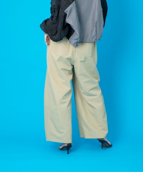 Eimee Law(エイミーロウ)の「デザインタックパンツ(その他パンツ・レディース・ベージュ/ライトグレー/ネイビー・38)」の19枚目の写真