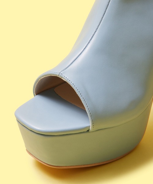 FOREVER 21（フォーエバー トゥエンティーワン）の「厚底ブーツサンダル（サンダル・レディース・ライトブルー/ブラック/ホワイト・SMALL/LARGE/MEDIUM）」の7枚目の写真