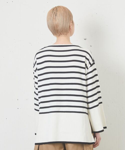 kivi(キヴィ)の「ボートネックボーダーニット(ニット/セーター・レディース・ブラック/ライトオレンジ系/ラベンダー・FREE)」の10枚目の写真