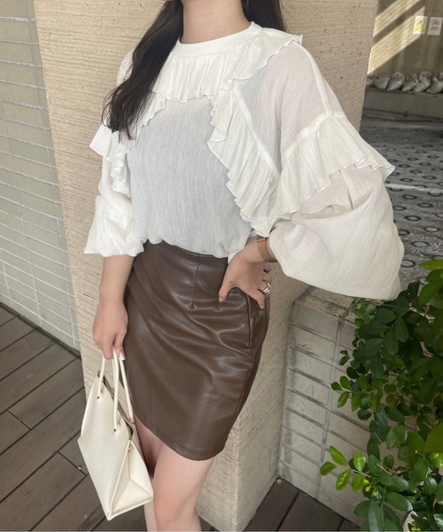 Ambre Ciel(アンブルシエル)の「楊柳フリルブラウス/【WEB/EC限定商品】(シャツ/ブラウス・レディース・ライトベージュ/ブラック/オフホワイト・FREE)」の2枚目の写真