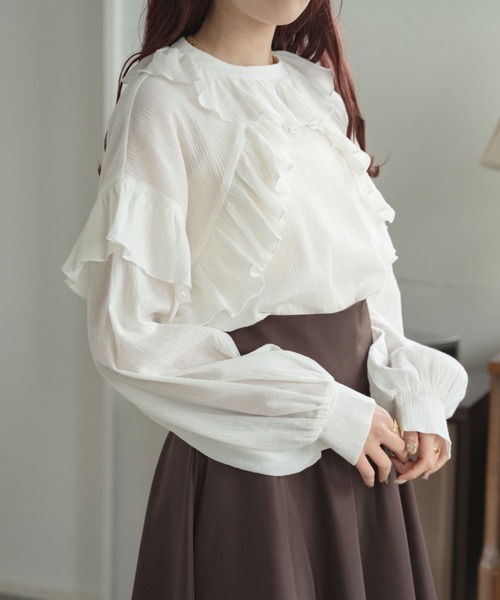 Ambre Ciel(アンブルシエル)の「楊柳フリルブラウス/【WEB/EC限定商品】(シャツ/ブラウス・レディース・ライトベージュ/ブラック/オフホワイト・FREE)」の4枚目の写真