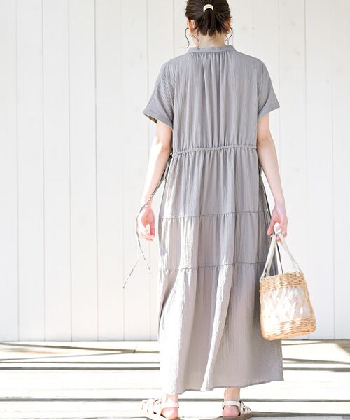 rps（アールピーエス）の「ウエストドロストティアードワンピース（ワンピース・レディース・ブラック/ブルー/ライトカーキ/グレイッシュベージュ・フリー）」の14枚目の写真