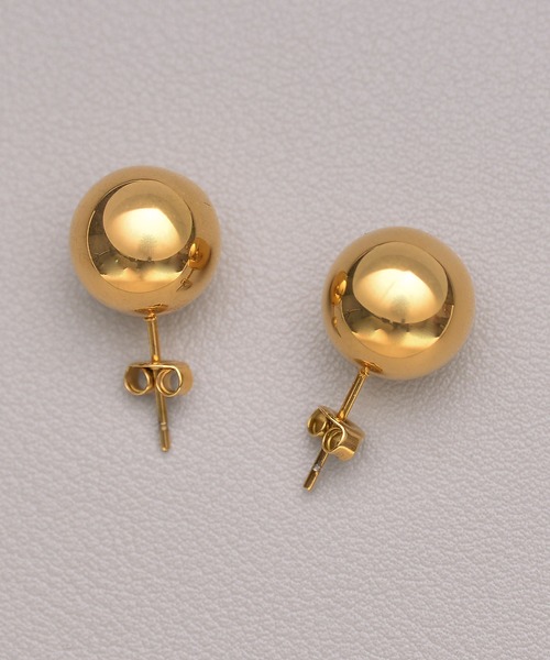 voov(ブーブ)の「【金属アレルギー対応】12mm シンプル ボールモチーフ サージカルステンレスピアス(ピアス(両耳用)・レディース・シルバー/ゴールド・フリー)」の4枚目の写真