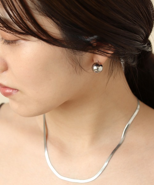 voov(ブーブ)の「【金属アレルギー対応】12mm シンプル ボールモチーフ サージカルステンレスピアス(ピアス(両耳用)・レディース・シルバー/ゴールド・フリー)」の7枚目の写真