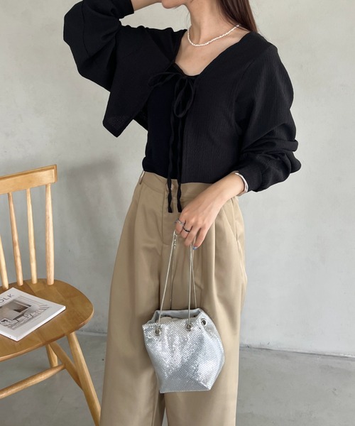 CLEA(クレア)の「フロントリボンボリューム袖ボレロカーディガン(カーディガン/ボレロ・レディース・ブラック/ホワイト・FREE)」の16枚目の写真