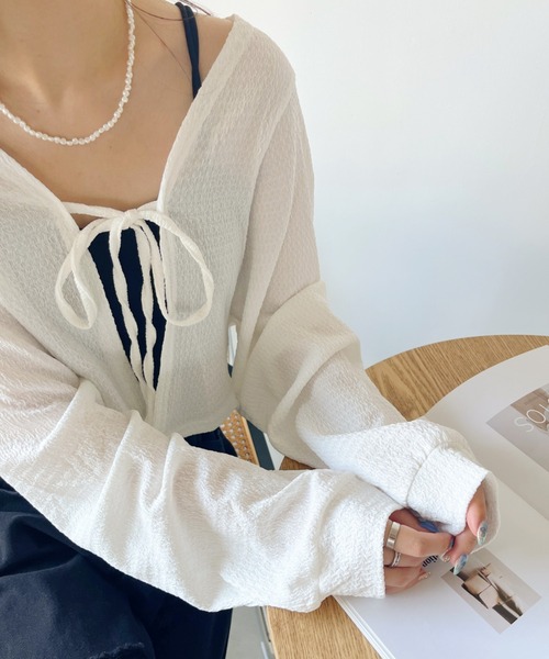 CLEA(クレア)の「フロントリボンボリューム袖ボレロカーディガン(カーディガン/ボレロ・レディース・ブラック/ホワイト・FREE)」の17枚目の写真