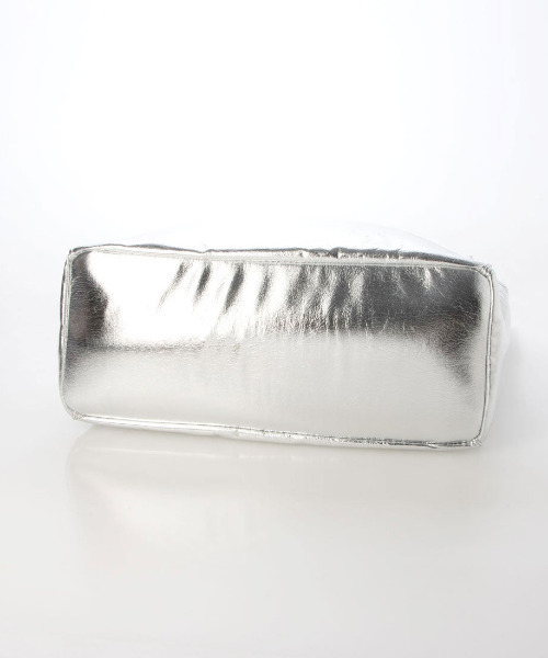 cache cache(カシュ カシュ)の「カシュカシュ cachecache / ソフトメタリックショッパートート(トートバッグ・レディース・シルバー/シルバー系その他/ゴールド・FREE)」の13枚目の写真